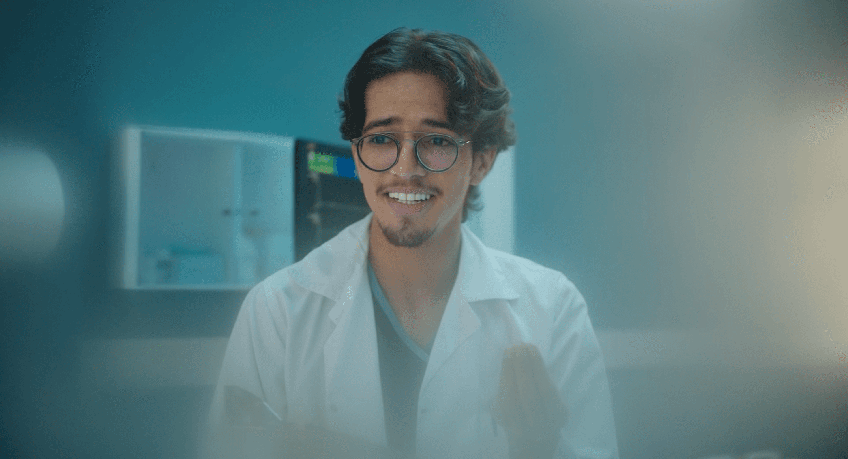 سلسلــــــة لإبداعــــــــك مكــــــــــــان